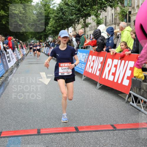 14.06.2026 - REWE Women's Run Strokosch-Dieckow http://msf.ph/oto/9763618 14.06.2026 09:50:59 Ziel 10085, 10159, 10749, 11207 meine-sportfotos.de