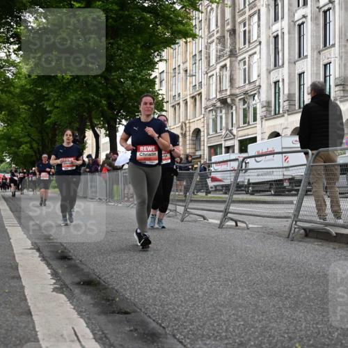 14.06.2026 - REWE Women's Run J. Mangold http://msf.ph/oto/9763674 14.06.2026 11:10:43 Ziel 5136, 5275, 5554, 5575, 5617, 5915, 6027 meine-sportfotos.de