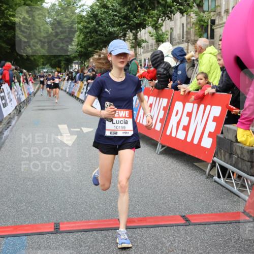 14.06.2026 - REWE Women's Run Strokosch-Dieckow http://msf.ph/oto/9763699 14.06.2026 09:51:00 Ziel 10085, 10159, 10749 meine-sportfotos.de