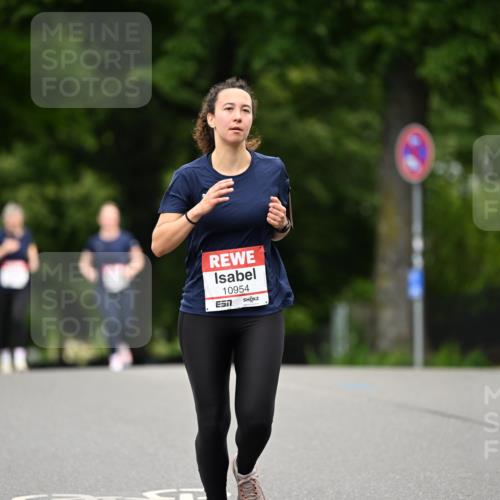 14.06.2026 - REWE Women's Run Dr. Thomas Lammeyer http://msf.ph/oto/9763703 14.06.2026 09:37:51 Laufen 10954 meine-sportfotos.de