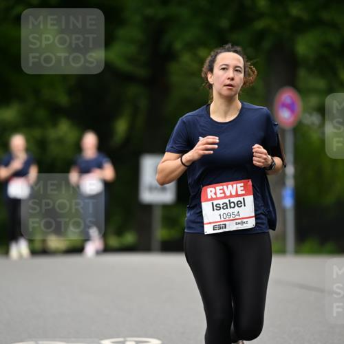 14.06.2026 - REWE Women's Run Dr. Thomas Lammeyer http://msf.ph/oto/9763712 14.06.2026 09:37:52 Laufen 10954 meine-sportfotos.de