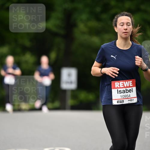 14.06.2026 - REWE Women's Run Dr. Thomas Lammeyer http://msf.ph/oto/9763719 14.06.2026 09:37:53 Laufen 10954 meine-sportfotos.de