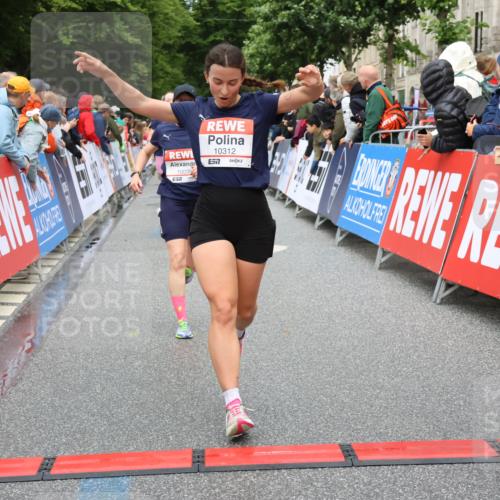 14.06.2026 - REWE Women's Run Strokosch-Dieckow http://msf.ph/oto/9763822 14.06.2026 09:51:07 Ziel 10039, 10159, 10312, 10618, 10666, 11003 meine-sportfotos.de