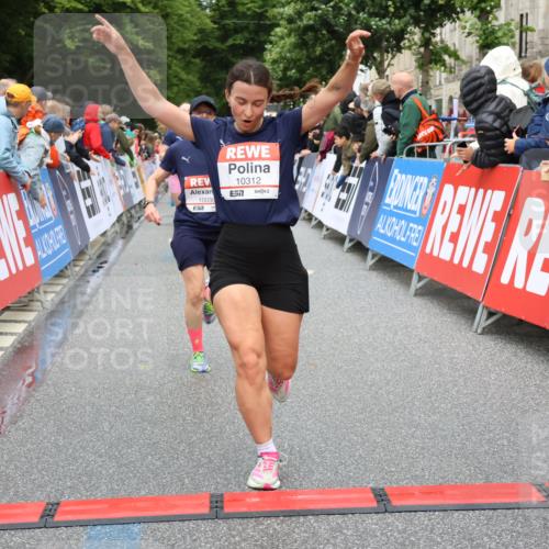 14.06.2026 - REWE Women's Run Strokosch-Dieckow http://msf.ph/oto/9763839 14.06.2026 09:51:07 Ziel 10039, 10159, 10312, 10618, 10666, 11003 meine-sportfotos.de