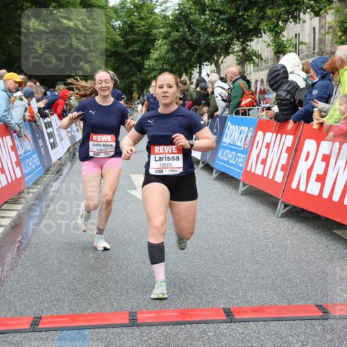 14.06.2026 - REWE Women's Run Strokosch-Dieckow http://msf.ph/oto/9764034 14.06.2026 09:51:09 Ziel 10039, 10091, 10312, 10618, 10666, 11003 meine-sportfotos.de
