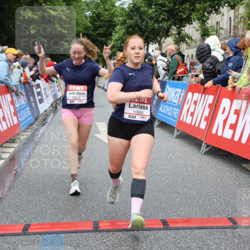 14.06.2026 - REWE Women's Run Strokosch-Dieckow http://msf.ph/oto/9764102 14.06.2026 09:51:10 Ziel 10039, 10091, 10312, 10618, 10666, 11003 meine-sportfotos.de