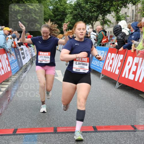 14.06.2026 - REWE Women's Run Strokosch-Dieckow http://msf.ph/oto/9764118 14.06.2026 09:51:10 Ziel 10039, 10091, 10312, 10618, 10666, 11003 meine-sportfotos.de