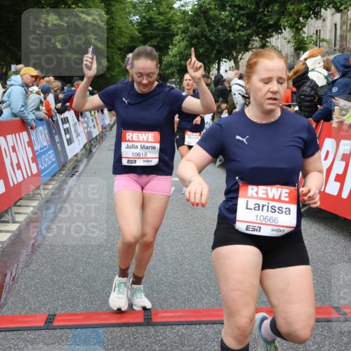 14.06.2026 - REWE Women's Run Strokosch-Dieckow http://msf.ph/oto/9764133 14.06.2026 09:51:10 Ziel 10039, 10091, 10312, 10618, 10666, 11003 meine-sportfotos.de