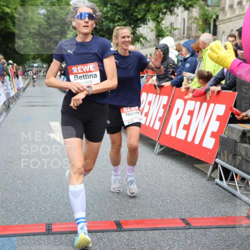 14.06.2026 - REWE Women's Run Strokosch-Dieckow http://msf.ph/oto/9764249 14.06.2026 09:51:12 Ziel 10039, 10091, 10312, 10618, 10666, 11003 meine-sportfotos.de