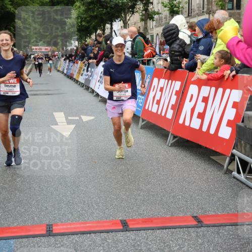 14.06.2026 - REWE Women's Run Strokosch-Dieckow http://msf.ph/oto/9764321 14.06.2026 09:51:26 Ziel 10144, 10853 meine-sportfotos.de