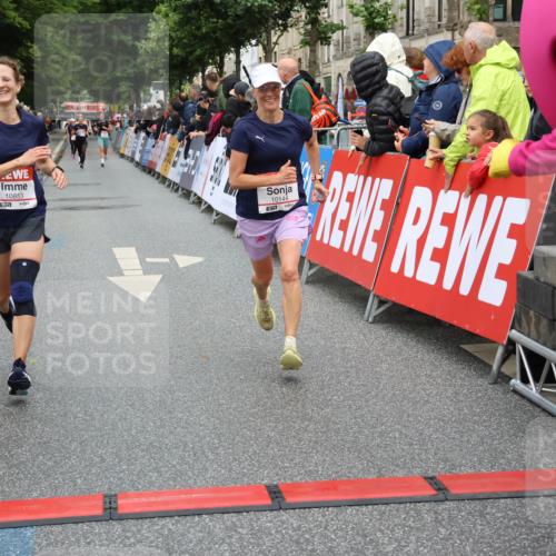 14.06.2026 - REWE Women's Run Strokosch-Dieckow http://msf.ph/oto/9764363 14.06.2026 09:51:26 Ziel 10144, 10853 meine-sportfotos.de