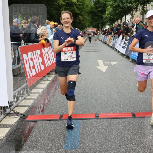 14.06.2026 - REWE Women's Run Strokosch-Dieckow http://msf.ph/oto/9764417 14.06.2026 09:51:27 Ziel 10144, 10853 meine-sportfotos.de