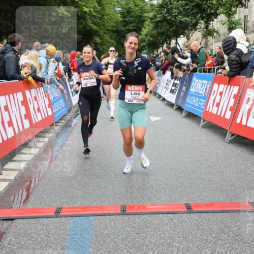 14.06.2026 - REWE Women's Run Strokosch-Dieckow http://msf.ph/oto/9764492 14.06.2026 09:51:36 Ziel 10184, 10390, 10803 meine-sportfotos.de