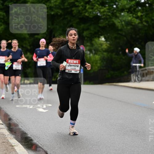14.06.2026 - REWE Women's Run Dr. Thomas Lammeyer http://msf.ph/oto/9764507 14.06.2026 09:39:19 Laufen 99, 10235 meine-sportfotos.de