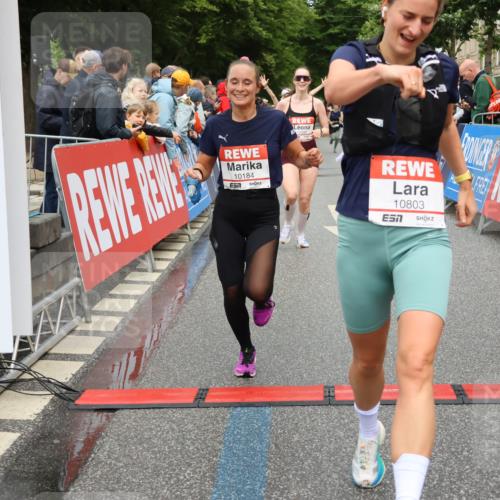 14.06.2026 - REWE Women's Run Strokosch-Dieckow http://msf.ph/oto/9764579 14.06.2026 09:51:37 Ziel 10184, 10390, 10604, 10803 meine-sportfotos.de