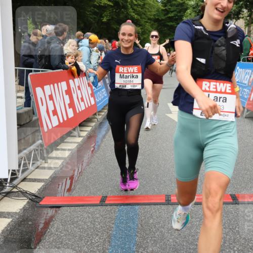 14.06.2026 - REWE Women's Run Strokosch-Dieckow http://msf.ph/oto/9764592 14.06.2026 09:51:37 Ziel 10184, 10390, 10604, 10803 meine-sportfotos.de