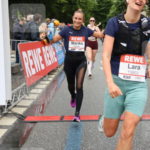 14.06.2026 - REWE Women's Run Strokosch-Dieckow http://msf.ph/oto/9764603 14.06.2026 09:51:37 Ziel 10184, 10390, 10604, 10803 meine-sportfotos.de