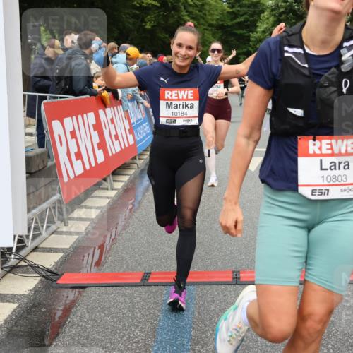 14.06.2026 - REWE Women's Run Strokosch-Dieckow http://msf.ph/oto/9764613 14.06.2026 09:51:37 Ziel 10184, 10390, 10604, 10803 meine-sportfotos.de