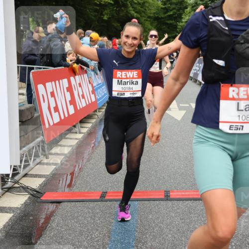 14.06.2026 - REWE Women's Run Strokosch-Dieckow http://msf.ph/oto/9764624 14.06.2026 09:51:37 Ziel 10184, 10390, 10604, 10803 meine-sportfotos.de