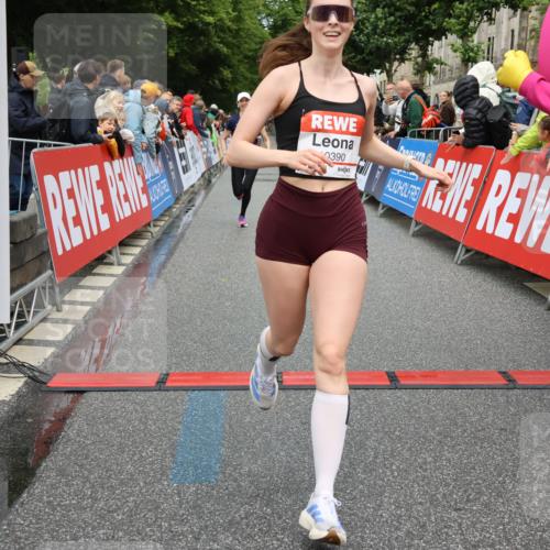 14.06.2026 - REWE Women's Run Strokosch-Dieckow http://msf.ph/oto/9764664 14.06.2026 09:51:39 Ziel 10184, 10390, 10604, 10803 meine-sportfotos.de