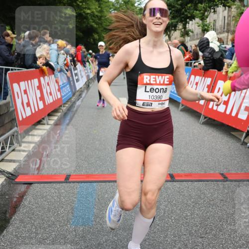14.06.2026 - REWE Women's Run Strokosch-Dieckow http://msf.ph/oto/9764689 14.06.2026 09:51:39 Ziel 10184, 10390, 10604, 10803 meine-sportfotos.de