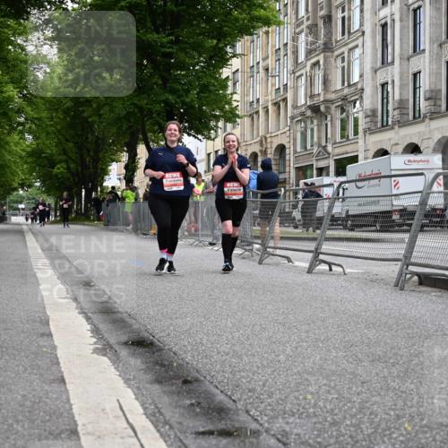 14.06.2026 - REWE Women's Run J. Mangold http://msf.ph/oto/9764696 14.06.2026 11:13:37 Ziel 5151, 5152 meine-sportfotos.de