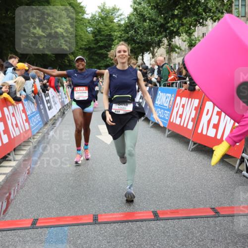 14.06.2026 - REWE Women's Run Strokosch-Dieckow http://msf.ph/oto/9764816 14.06.2026 09:51:45 Ziel 10184, 10390, 10589, 10604, 10925, 10999 meine-sportfotos.de