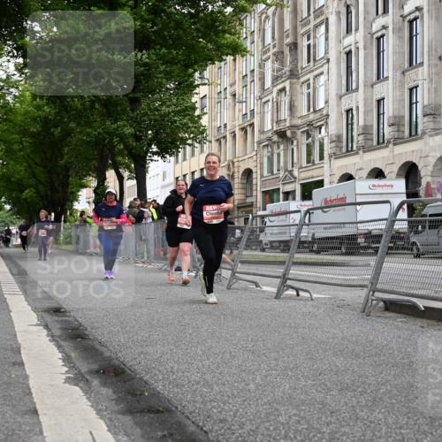 14.06.2026 - REWE Women's Run J. Mangold http://msf.ph/oto/9764835 14.06.2026 11:15:02 Ziel 5422, 5425, 5870 meine-sportfotos.de