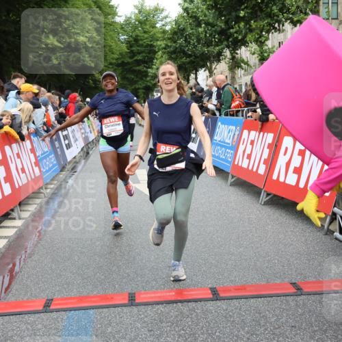 14.06.2026 - REWE Women's Run Strokosch-Dieckow http://msf.ph/oto/9764846 14.06.2026 09:51:45 Ziel 10184, 10390, 10589, 10604, 10925, 10999 meine-sportfotos.de