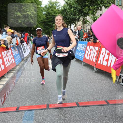 14.06.2026 - REWE Women's Run Strokosch-Dieckow http://msf.ph/oto/9764873 14.06.2026 09:51:45 Ziel 10184, 10390, 10589, 10604, 10925, 10999 meine-sportfotos.de