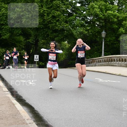 14.06.2026 - REWE Women's Run Dr. Thomas Lammeyer http://msf.ph/oto/9764890 14.06.2026 09:39:54 Laufen 3, 10434 meine-sportfotos.de
