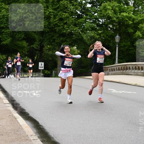 14.06.2026 - REWE Women's Run Dr. Thomas Lammeyer http://msf.ph/oto/9764894 14.06.2026 09:39:54 Laufen 3, 11502, 10434 meine-sportfotos.de