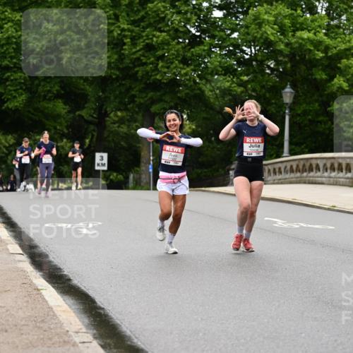 14.06.2026 - REWE Women's Run Dr. Thomas Lammeyer http://msf.ph/oto/9764895 14.06.2026 09:39:54 Laufen 3, 11502, 10434 meine-sportfotos.de