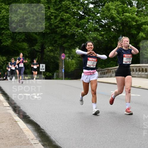 14.06.2026 - REWE Women's Run Dr. Thomas Lammeyer http://msf.ph/oto/9764902 14.06.2026 09:39:55 Laufen 10434, 651, 11502, 7 meine-sportfotos.de