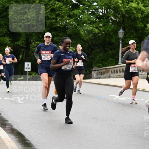 14.06.2026 - REWE Women's Run Dr. Thomas Lammeyer http://msf.ph/oto/9765220 14.06.2026 09:40:20 Laufen 3, 10231, 10129, 577 meine-sportfotos.de