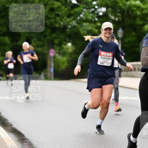 14.06.2026 - REWE Women's Run Dr. Thomas Lammeyer http://msf.ph/oto/9765242 14.06.2026 09:40:22 Laufen 10231, 10129, 7 meine-sportfotos.de