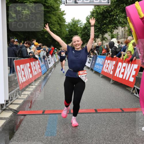14.06.2026 - REWE Women's Run Strokosch-Dieckow http://msf.ph/oto/9765599 14.06.2026 09:51:49 Ziel 10589, 10604, 10925, 10999, 11244 meine-sportfotos.de