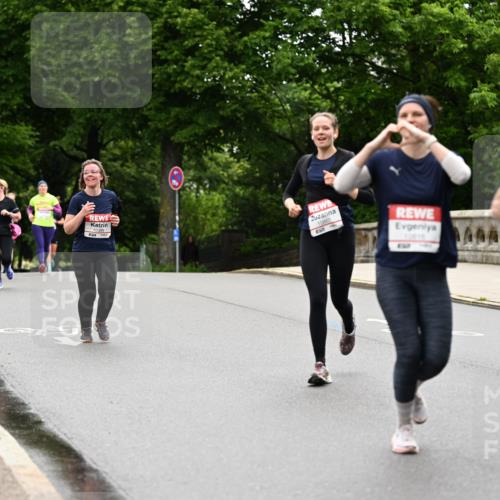 14.06.2026 - REWE Women's Run Dr. Thomas Lammeyer http://msf.ph/oto/9765812 14.06.2026 09:41:01 Laufen 10867, 10816 meine-sportfotos.de