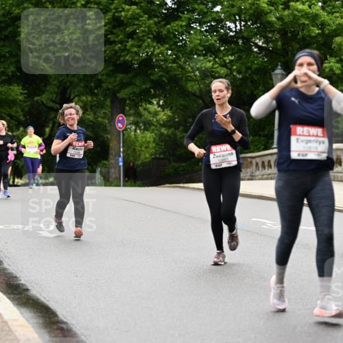 14.06.2026 - REWE Women's Run Dr. Thomas Lammeyer http://msf.ph/oto/9765814 14.06.2026 09:41:02 Laufen 10399, 10867, 10816 meine-sportfotos.de