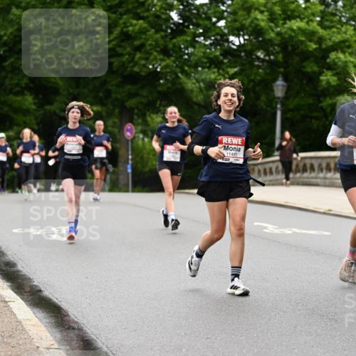 14.06.2026 - REWE Women's Run Dr. Thomas Lammeyer http://msf.ph/oto/9766002 14.06.2026 09:41:18 Laufen 11443, 11409 meine-sportfotos.de