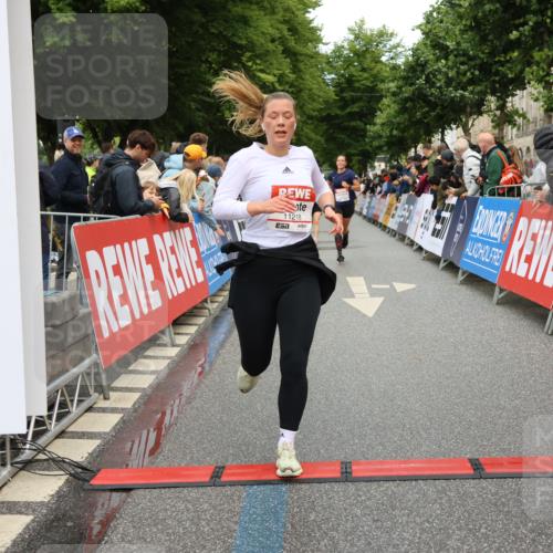 14.06.2026 - REWE Women's Run Strokosch-Dieckow http://msf.ph/oto/9766081 14.06.2026 09:51:56 Ziel 10999, 11218, 11244, 11388 meine-sportfotos.de