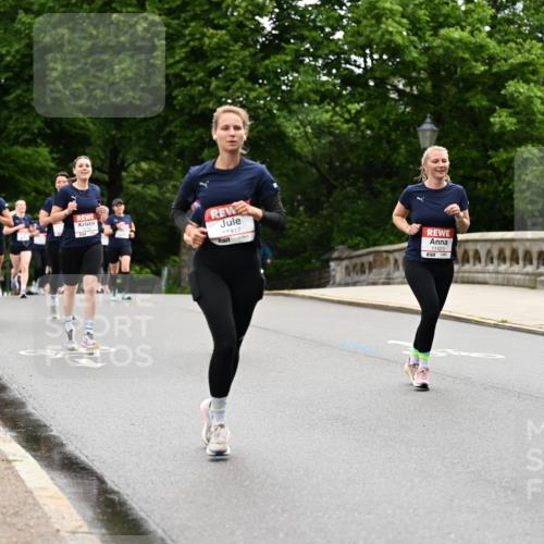 14.06.2026 - REWE Women's Run Dr. Thomas Lammeyer http://msf.ph/oto/9766137 14.06.2026 09:41:28 Laufen 11417, 11423 meine-sportfotos.de