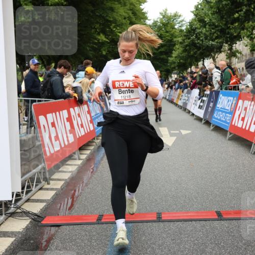 14.06.2026 - REWE Women's Run Strokosch-Dieckow http://msf.ph/oto/9766237 14.06.2026 09:51:56 Ziel 10999, 11218, 11244, 11388 meine-sportfotos.de