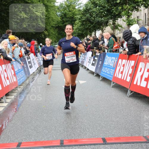 14.06.2026 - REWE Women's Run Strokosch-Dieckow http://msf.ph/oto/9766308 14.06.2026 09:51:59 Ziel 10763, 11218, 11244, 11388 meine-sportfotos.de