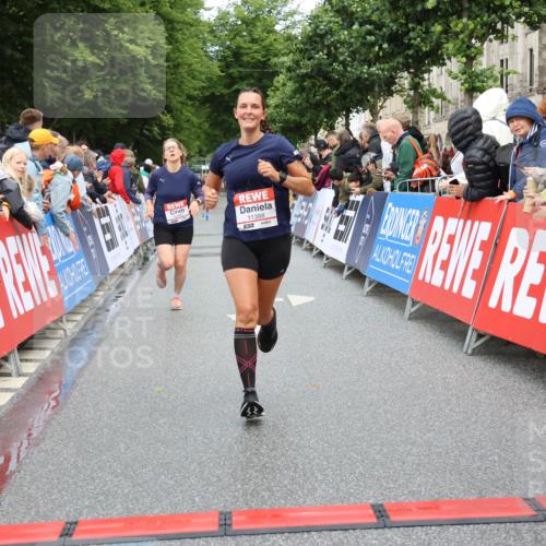 14.06.2026 - REWE Women's Run Strokosch-Dieckow http://msf.ph/oto/9766340 14.06.2026 09:51:59 Ziel 10763, 11218, 11244, 11388 meine-sportfotos.de