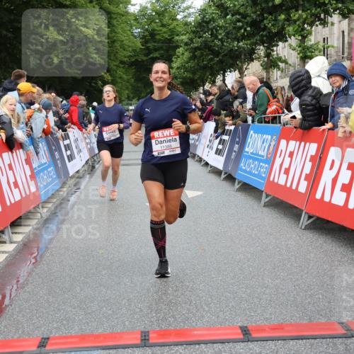 14.06.2026 - REWE Women's Run Strokosch-Dieckow http://msf.ph/oto/9766380 14.06.2026 09:51:59 Ziel 10763, 11218, 11244, 11388 meine-sportfotos.de