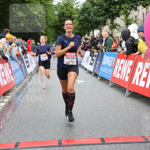 14.06.2026 - REWE Women's Run Strokosch-Dieckow http://msf.ph/oto/9766481 14.06.2026 09:51:59 Ziel 10763, 11218, 11244, 11388 meine-sportfotos.de
