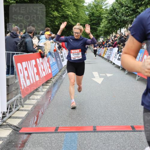 14.06.2026 - REWE Women's Run Strokosch-Dieckow http://msf.ph/oto/9766564 14.06.2026 09:52:00 Ziel 10763, 11218, 11244, 11388 meine-sportfotos.de