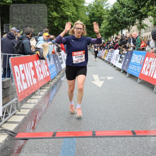 14.06.2026 - REWE Women's Run Strokosch-Dieckow http://msf.ph/oto/9766638 14.06.2026 09:52:01 Ziel 10763, 11218, 11388 meine-sportfotos.de