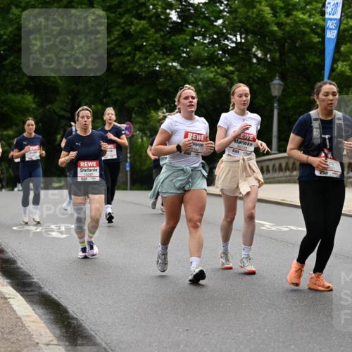 14.06.2026 - REWE Women's Run Dr. Thomas Lammeyer http://msf.ph/oto/9766662 14.06.2026 09:42:09 Laufen 10287, 5, 30, 0134, 10133, 10802, 57 meine-sportfotos.de